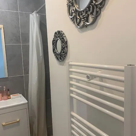 Charmante Petite Maison Appartement *